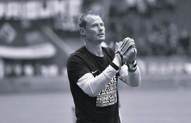 Кошмарен инцидент погуби знаменит вратар