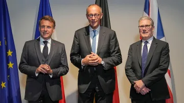 Ключова среща в Париж. 40 държави обсъждат Ормузкия проток