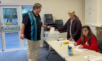 Българите по света откриха изборния ден още снощи