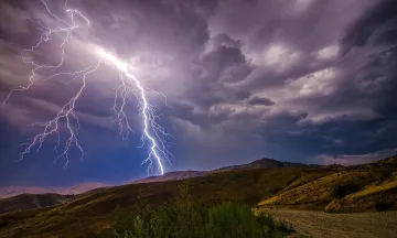 Трагедия в планината! Мълния отне живот на връх Ком