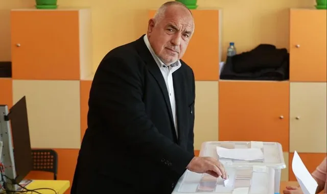 Борисов бие аларма! Масово бърникат машините