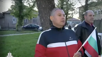 Хора се вият в селото на Радев