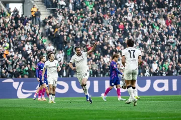 Късна драма спря Гладбах, Майнц измъкна точка в края