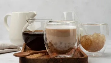 Студено или горещо - кое кафе има повече кофеин и антиоксиданти?