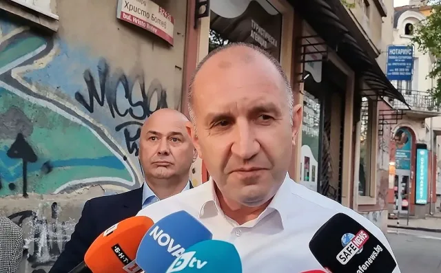 Франс прес: Историческа победа за Радев, България влиза в нов политически етап