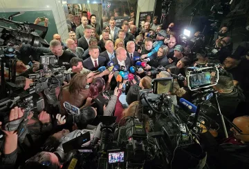 Фейсбук: Радев декларира победа и благодари за над 900 хиляди гласа