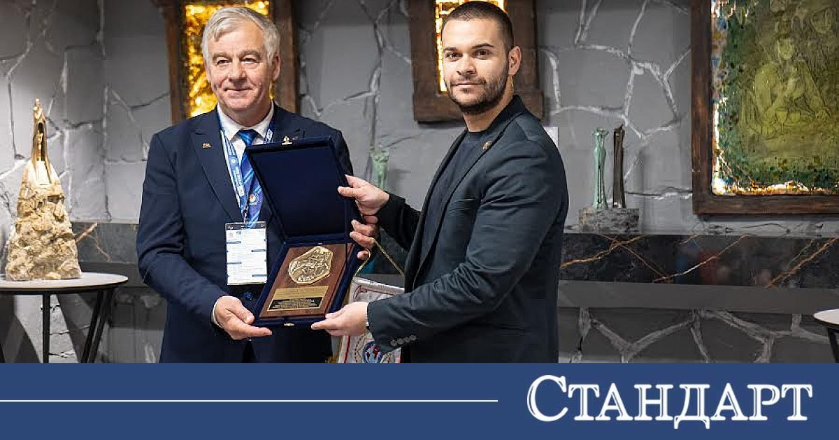 Световни полицаи се дивят на творби от Ставри Калинов