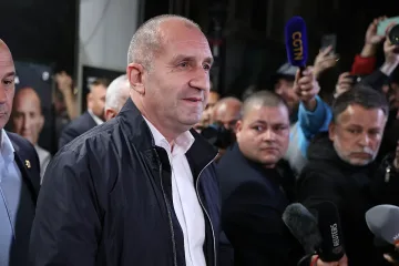 "Щандарт": Месия от военновъздушните сили като български премиер