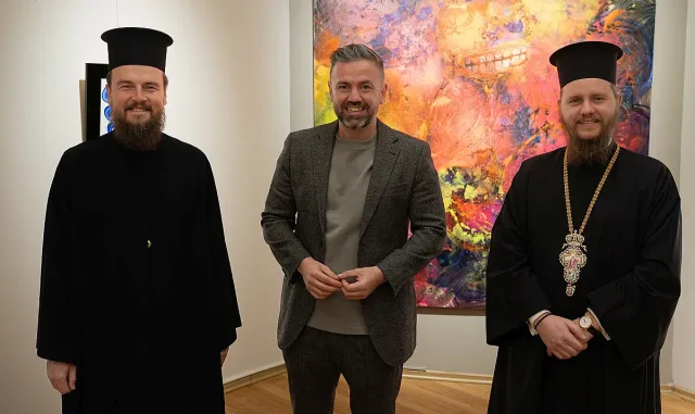 Архимандрити, бизнесмени и артисти аплодираха топ бг художник