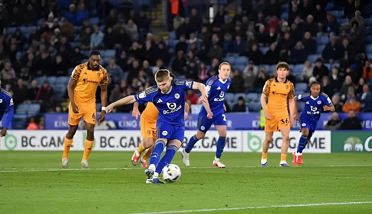 Исторически срив! Лестър се смъкна до трета дивизия