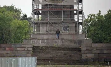 Демонтажът на Паметника на Съветската армия влиза в нов етап