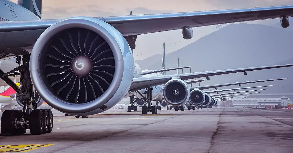 Скокът на горивата удря авиацията. Кой оцелява и кой губи в новата реалност?