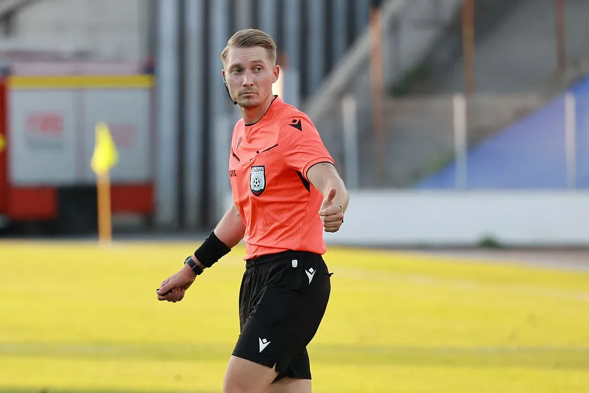 Съдийска изненада за вечното дерби. Повериха мача на млад съдия