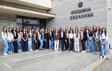 34 казанлъшки грации ще се състезават за престижната титла „Царица Роза“