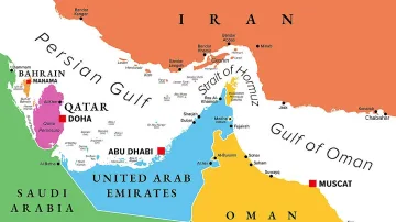 Иран взе пари за Ормузкия проток. Не казват колко и от кого