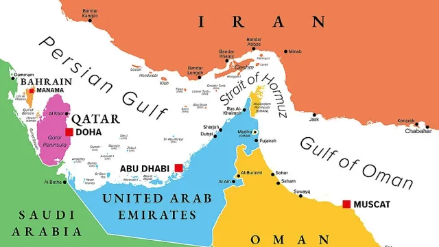 Иран взе пари за Ормузкия проток. Не казват колко и от кого