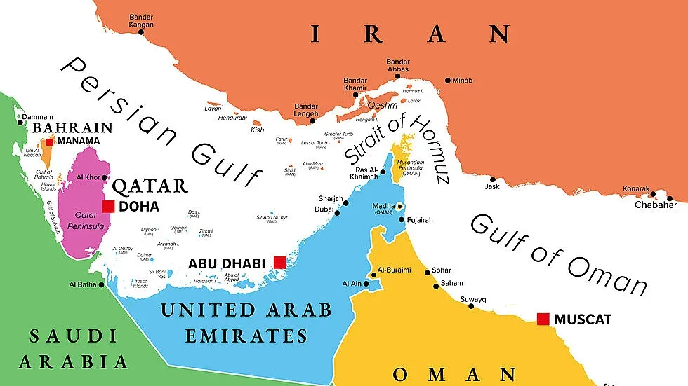 Иран взе пари за Ормузкия проток. Не казват колко и от кого