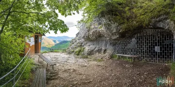 Седем езера се крият в пещера в Родопите