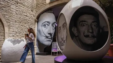  Над 300 творби на Салвадор Дали пристигат у нас