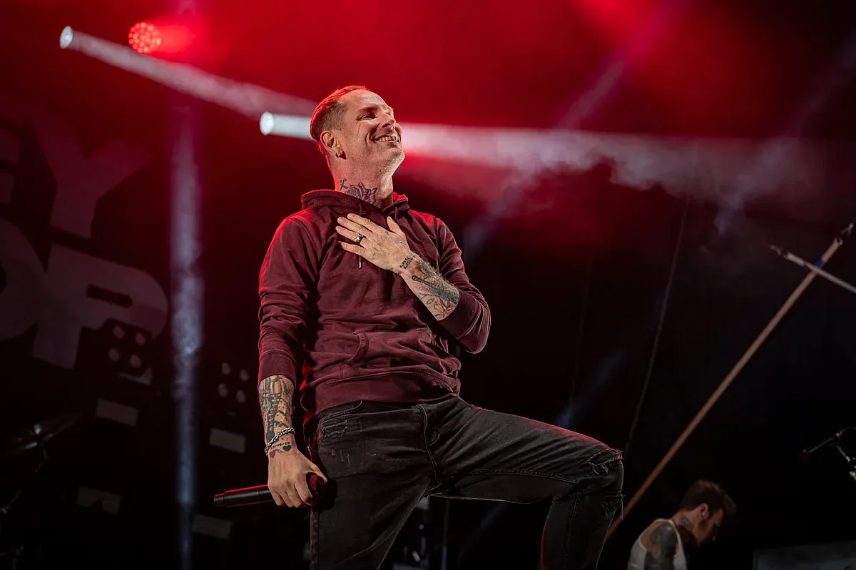 Фурор! Култов певец взриви София