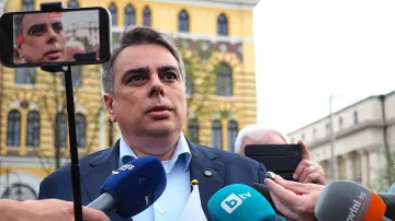 Асен Василев влиза в НС от Пловдив, Манол Пейков е аут