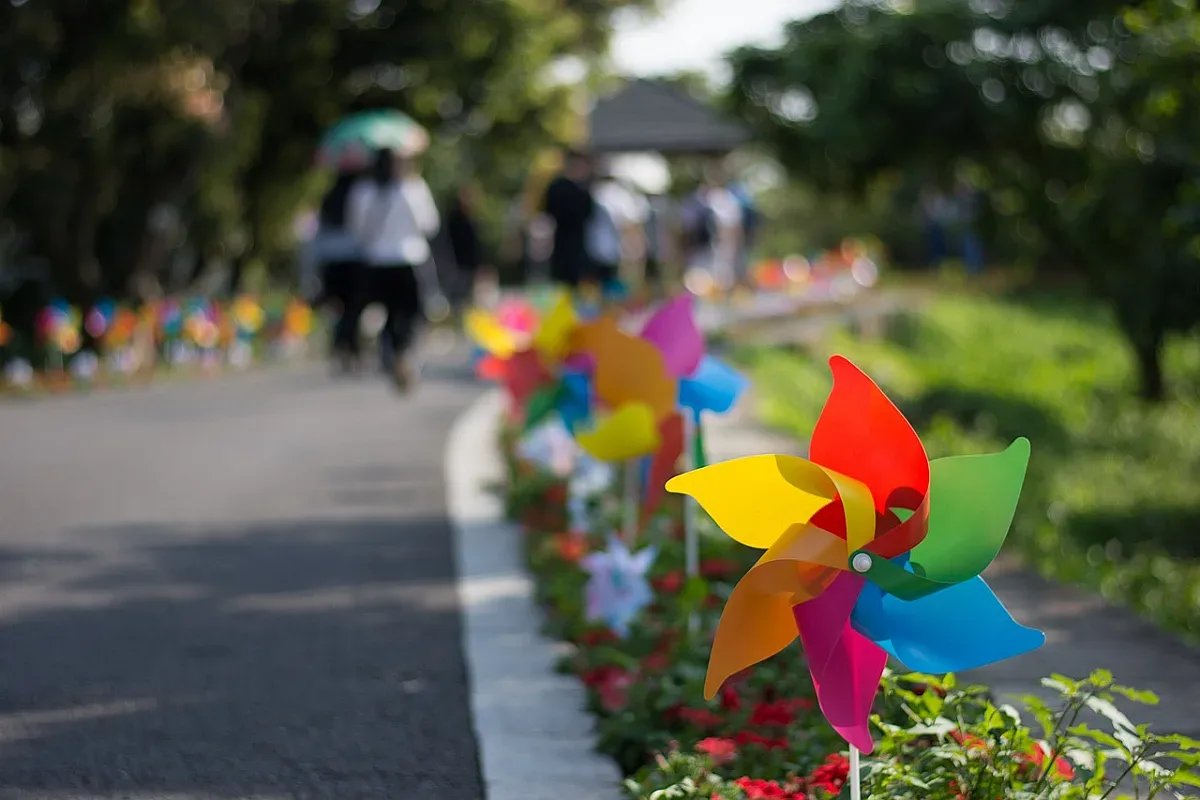 Слънчево реге сутринта, небето готви лек капан