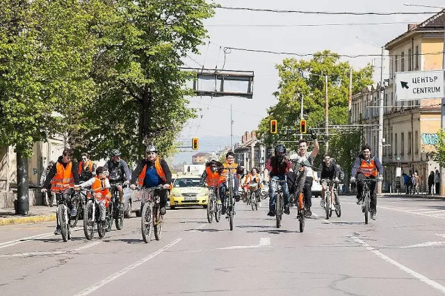 Блокада в София днес: ключови булеварди спират заради велошествие