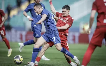 Драматично дерби! Автогол и пълен обрат