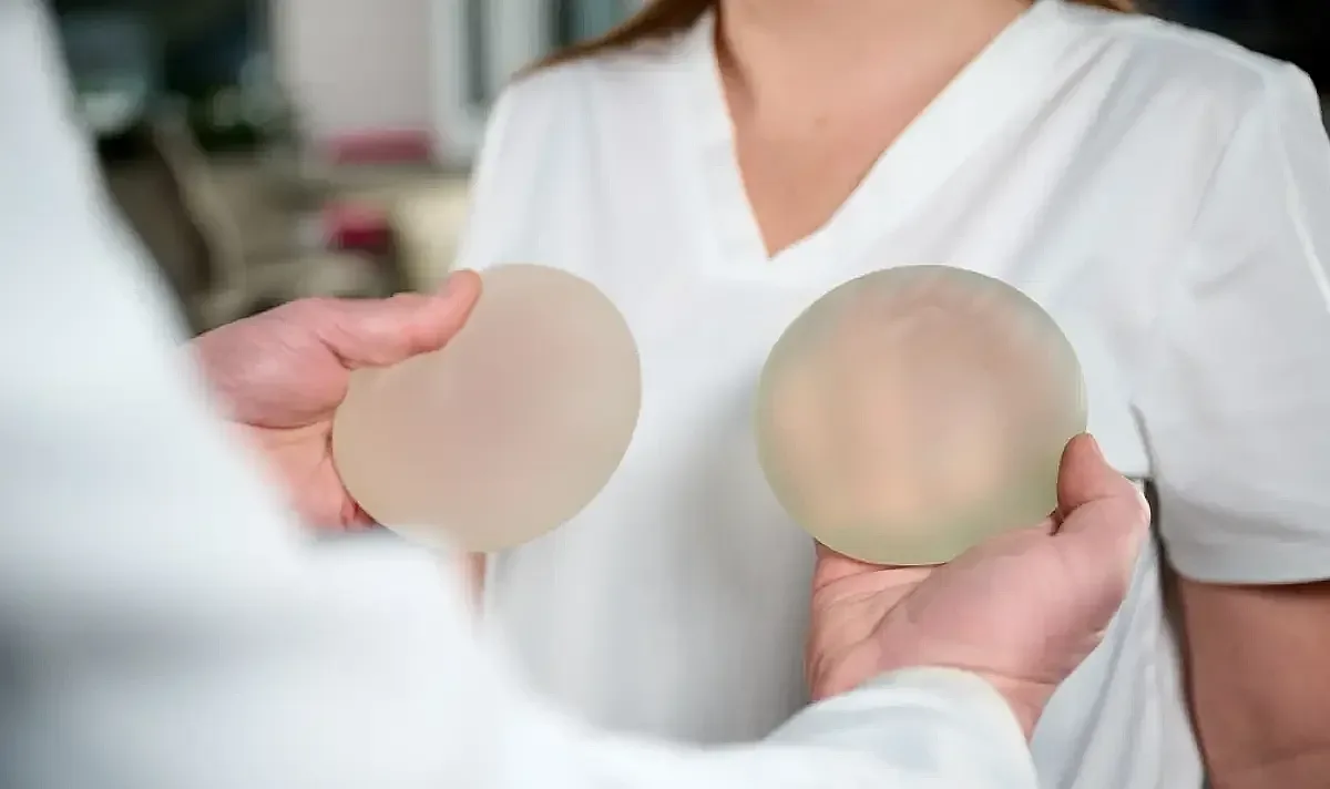 Силиконът стана демоде, миски свалят имплантите