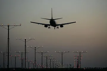 Керосинът свършва. Колко полети ще бъдат отменени