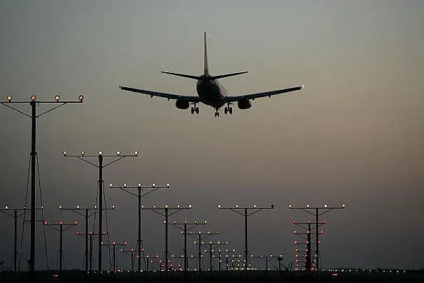 Керосинът свършва. Колко полети ще бъдат отменени