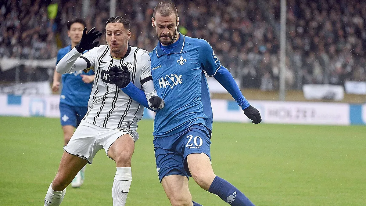 Лукас Петков блести с гол и асистенция, но победата се изплъзна