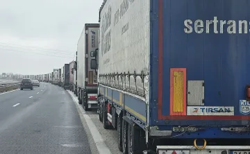 Километрични опашки към Турция, трафикът излиза извън контрол