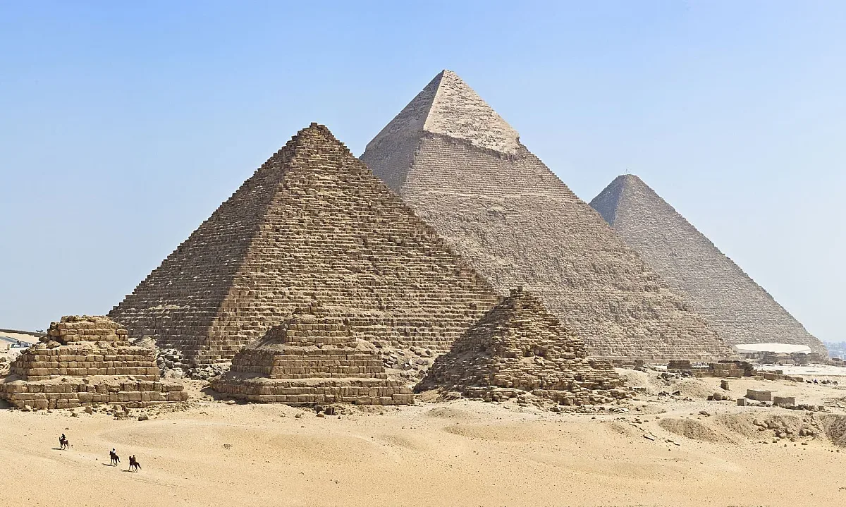 Вратата, която не трябва да съществува! Нова мистерия в Хеопсовата пирамида