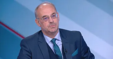 Атанас Семов поиска най-свидната дума да се изписва с главна буква