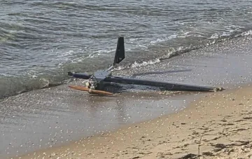 Дронове на плажа. Военните накрак