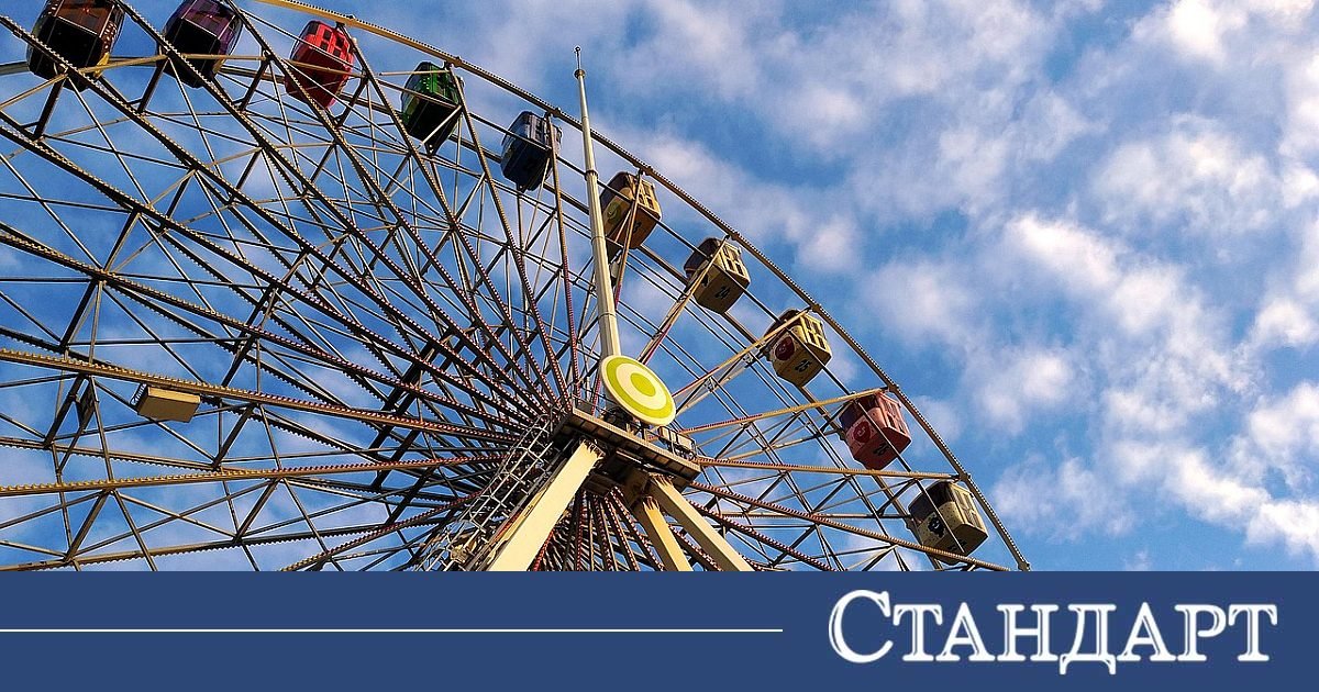 Слънцето ни съблича, вятърът вдига полите. По Черноморието става за мохито