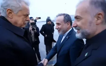 Арагчи кацна в Русия. Влиза ли Путин като посредник?