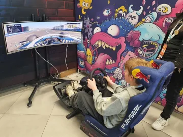 Робо битки, динозаври и археолози, научен форум и документално кино – започна Фестивалът на LEGO роботиката в Бургас