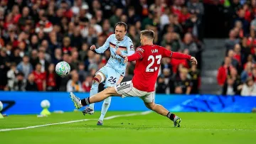 Юнайтед взе важното срещу Брентфорд и гледа към Шампионската лига