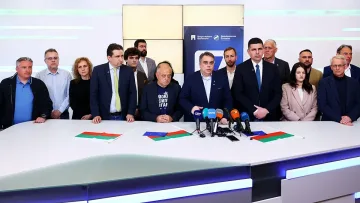 Яки трусове в ПП-ДБ. Писма и разцепление