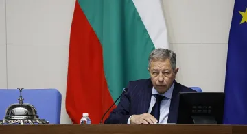 Румен Миланов с двоен призив към депутатите. Клетвата