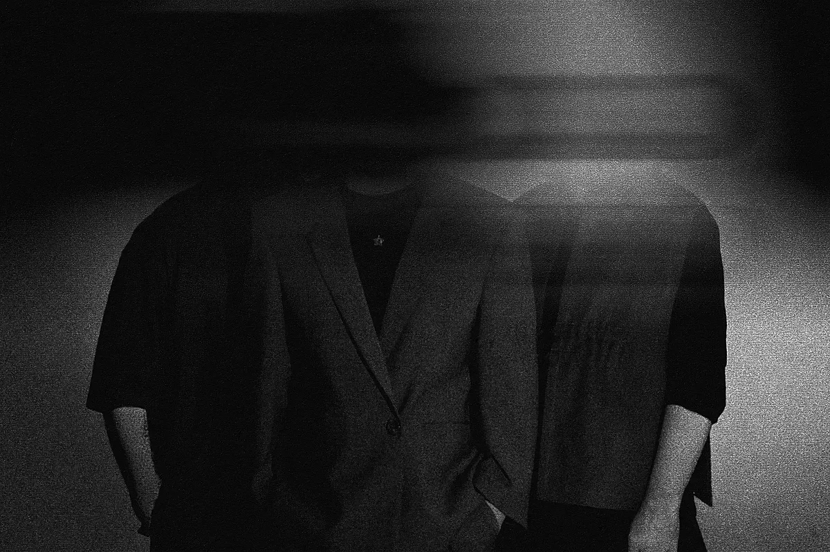 Венера по Залез продължава мистерията с анонимни писма, следи в реалния живот и нова песен