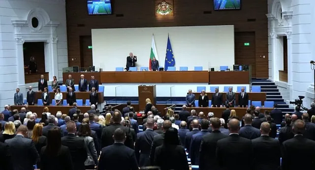 Вижте шефовете на групи в НС