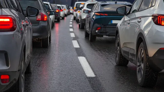 1,7 млн. коли на пътя: България блокира около 1 май и Гергьовден