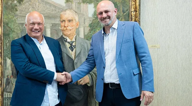 Световен драматург аплодира своя пиеса в Народния театър