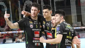 Алекс Николов не спаси Чивитанова, Перуджа удари първи във финала