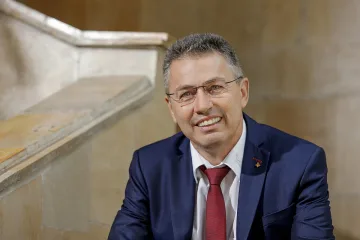 Проф. Ивайло Копрев: Фирмите се конкурират за студентите на МГУ