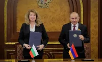 Илияна Йотова подписа декларация за стратегическо партньорство с Армения