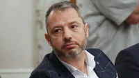 Делян Добрев гневен! Размаха пръст на своите
